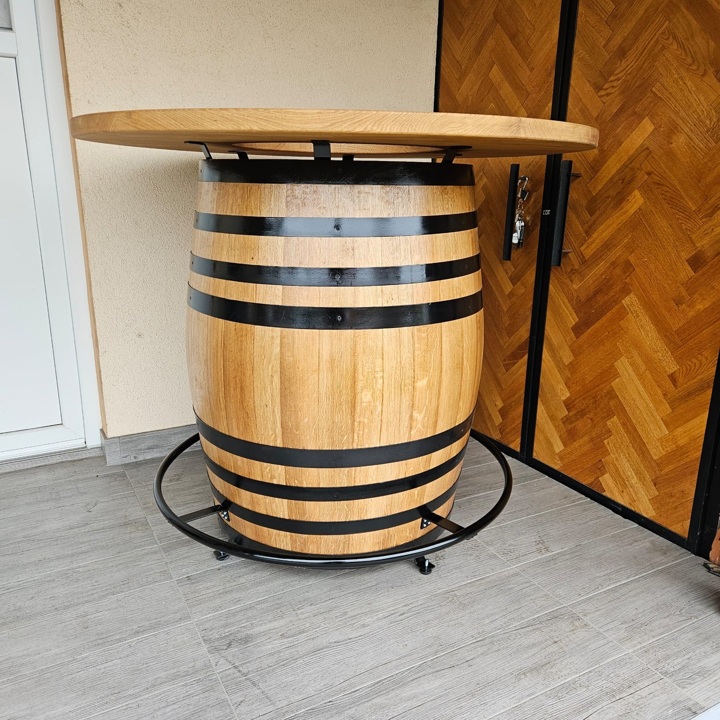 Veliki barski stol od bačve s prstenom za noge 500 l